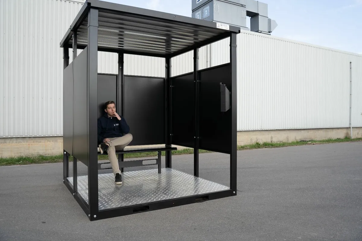 smoking shelter 2x2 meters RAL 9005 - Image 2