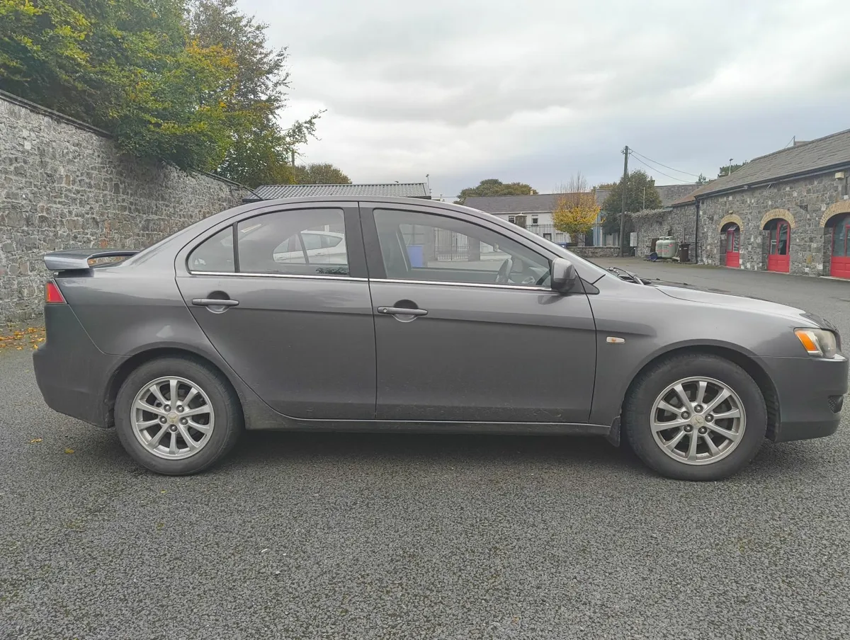 Mitsubishi Lancer 2013 - Image 2