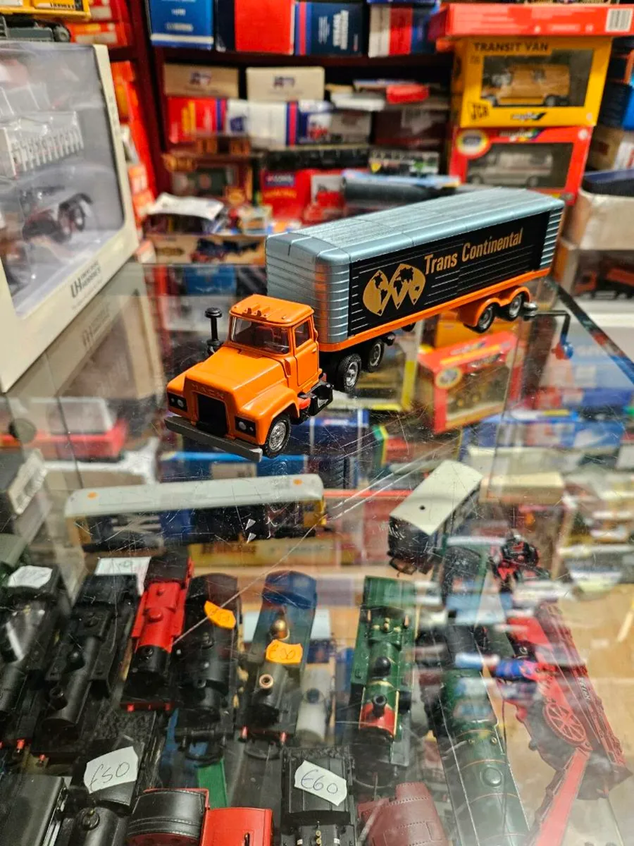 Corgi 1970's Mack Truck and Trailer - Image 1