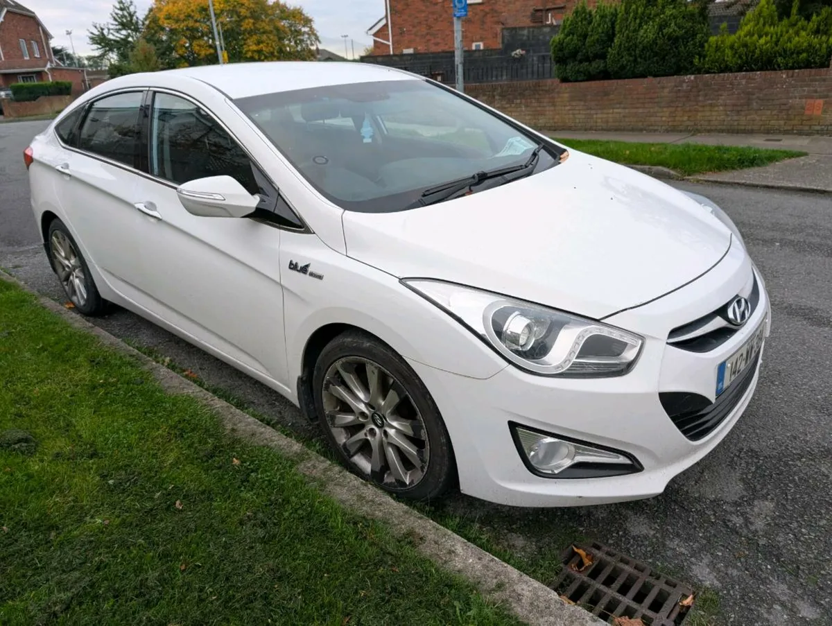 Hyundai I40 saloon executive 1.7crdi - Image 1
