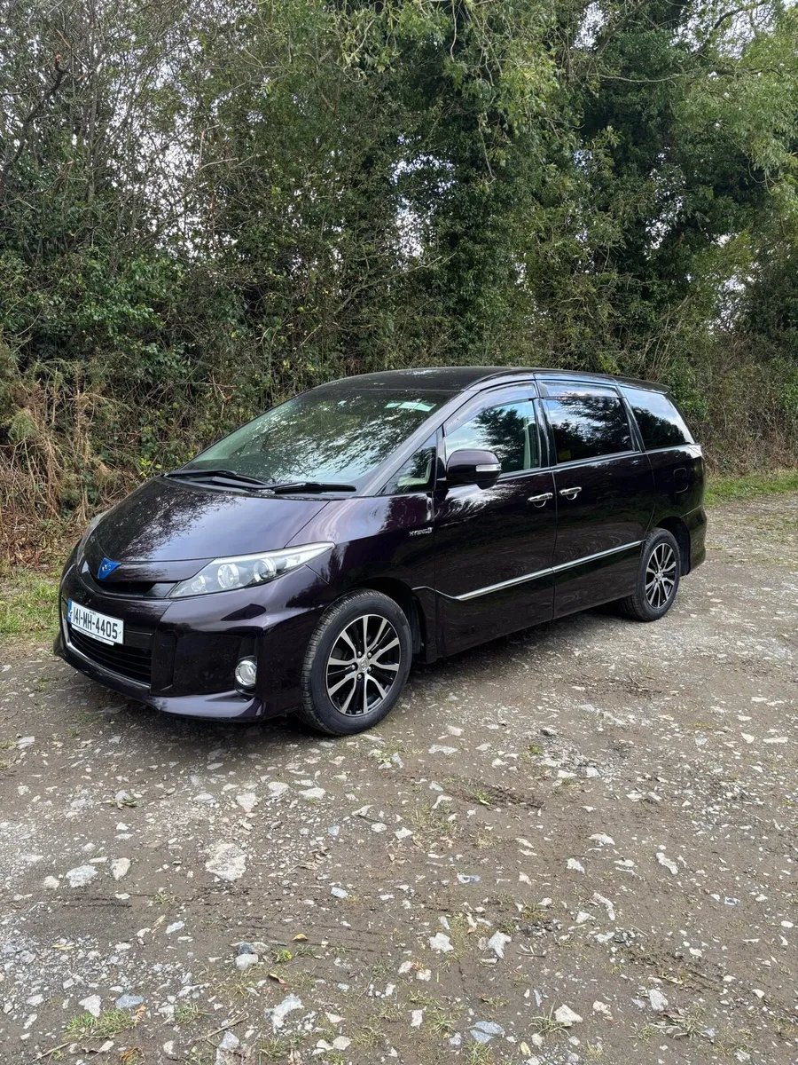 Toyota Estima Hybrid 7 Seater - Image 1