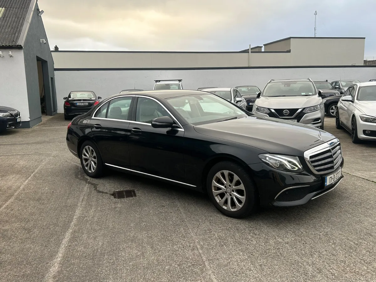 171 Mercedes-Benz E220Cdi EXCLUSIVE AUTO - Image 2