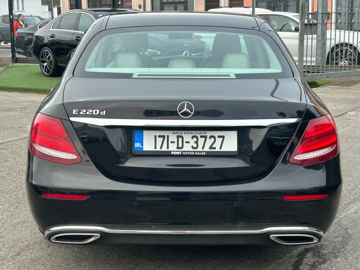 171 Mercedes-Benz E220Cdi EXCLUSIVE AUTO - Image 4