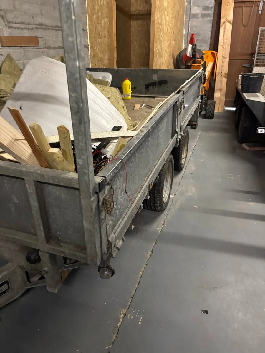 Trailer - Image 2