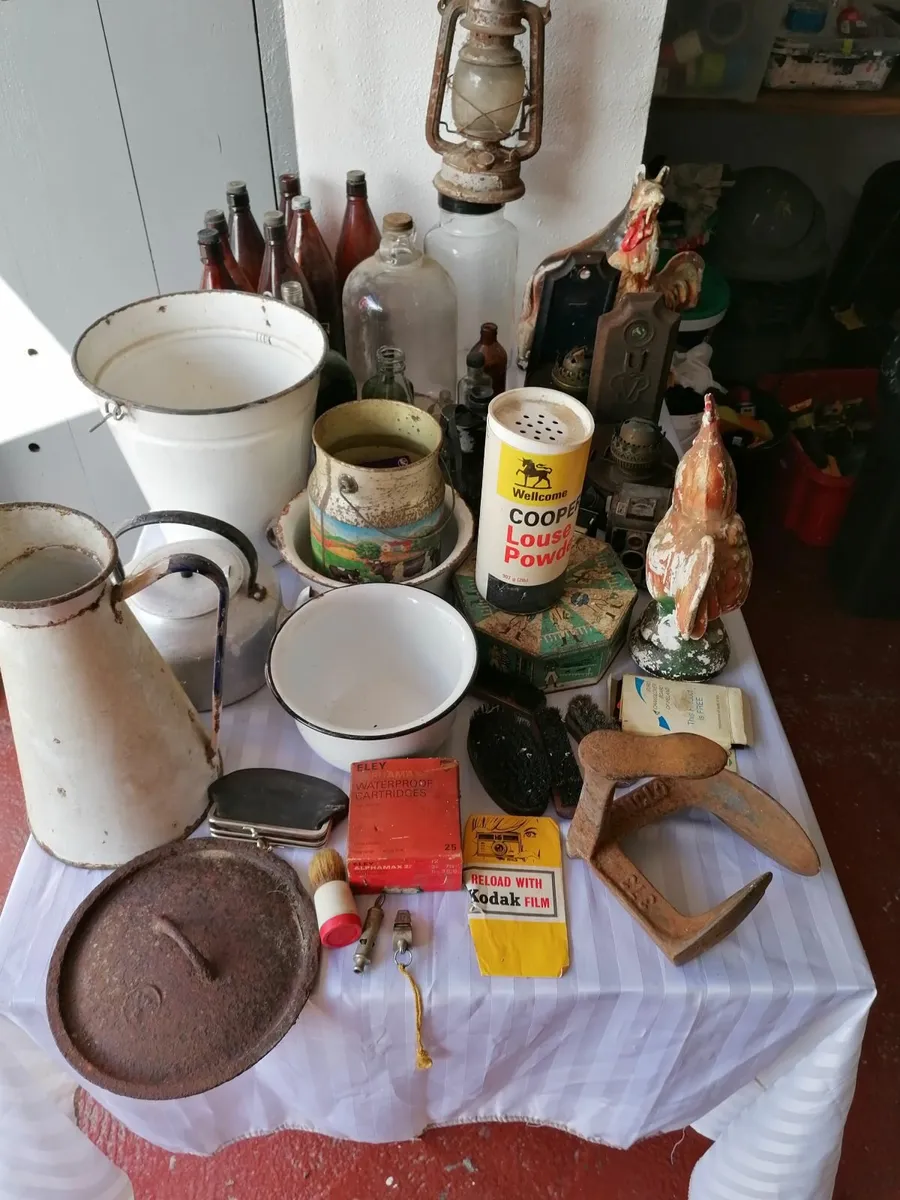 Memorabilia Cottage Collection Clearance - Image 1