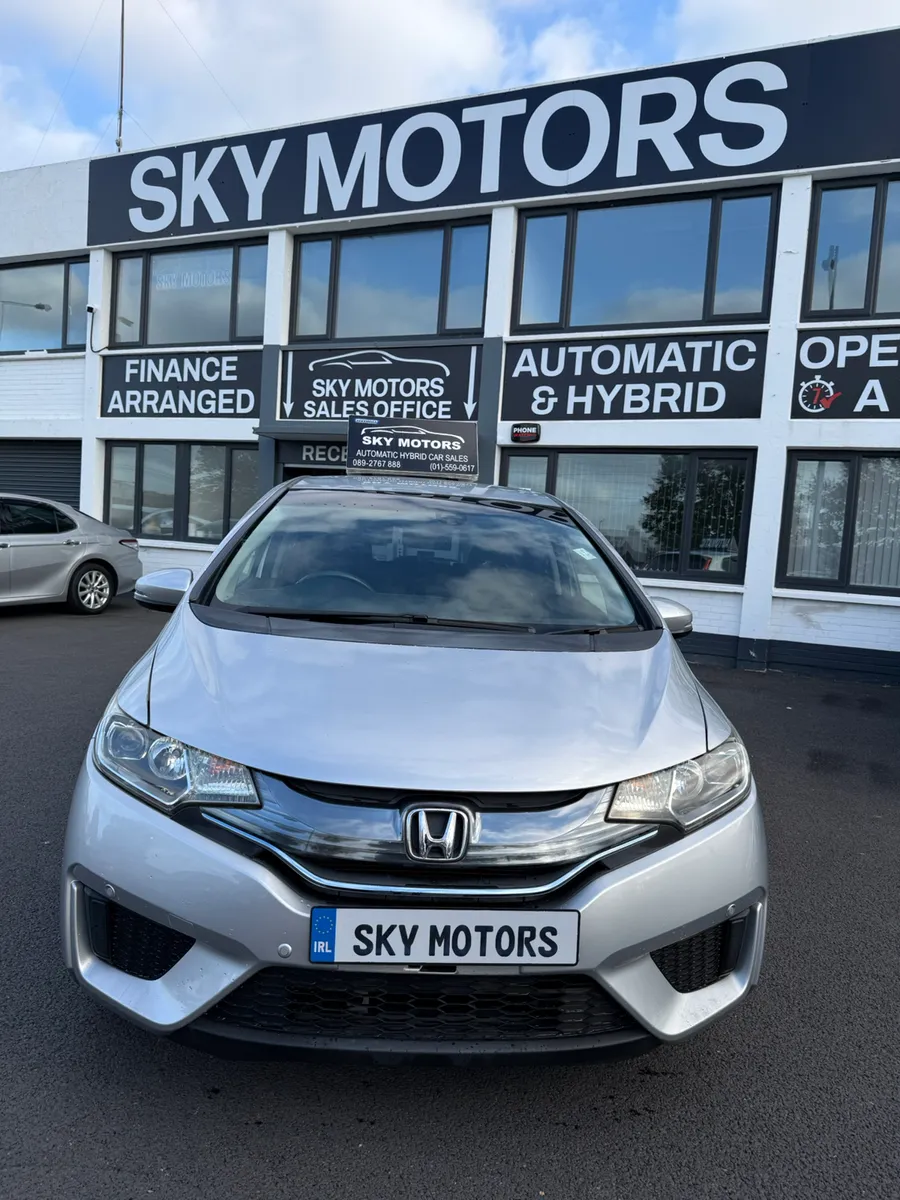 2014 Honda Fit 1.5 Hybrid,Auto ,Low Miles 52K KM - Image 2