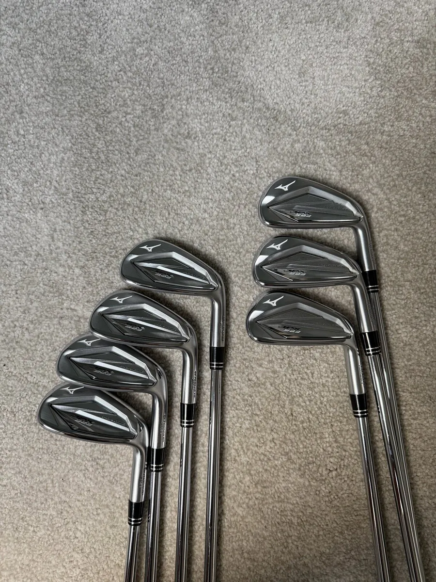 Mizuno JPX 923 Forged irons 5-GW - Image 1