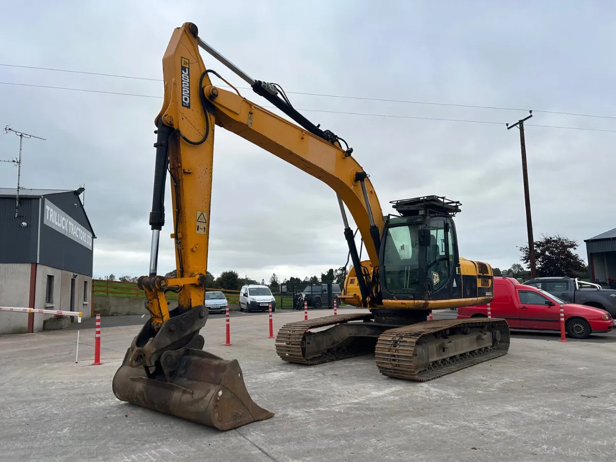 (2010) JCB JS 220LC - Image 4