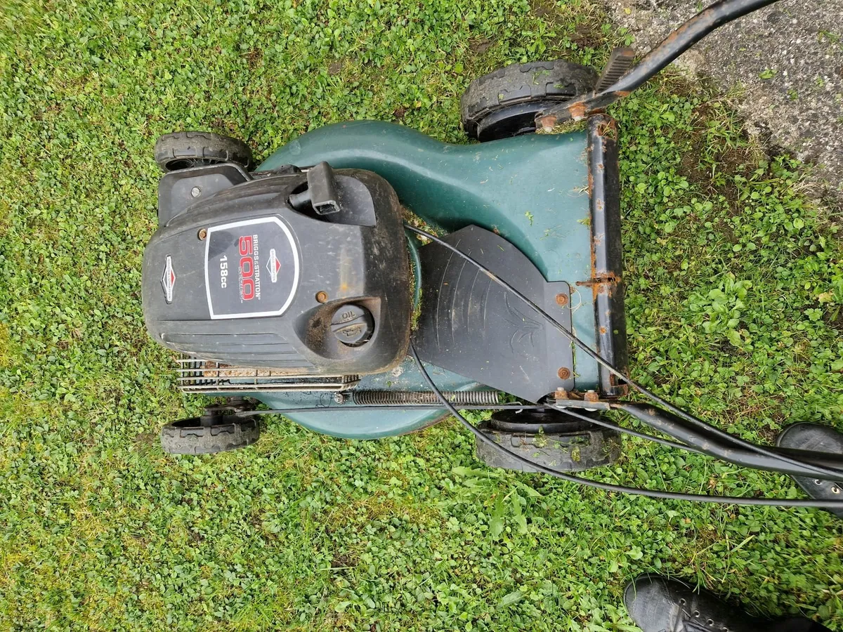 Briggs &Stratton 500 Series 158cc Petrol Lawnmower - Image 2
