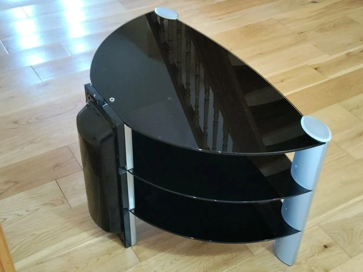 TV Unit - Image 1