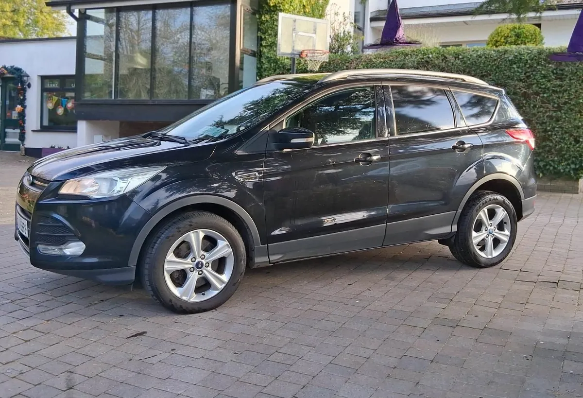 Ford Kuga 2015 Commercial - Image 1