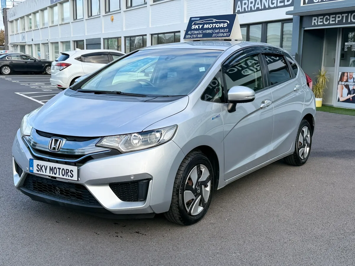 2014 Honda Jazz/Fit 1.5 Hybrid,Auto ,52K KM only - Image 3