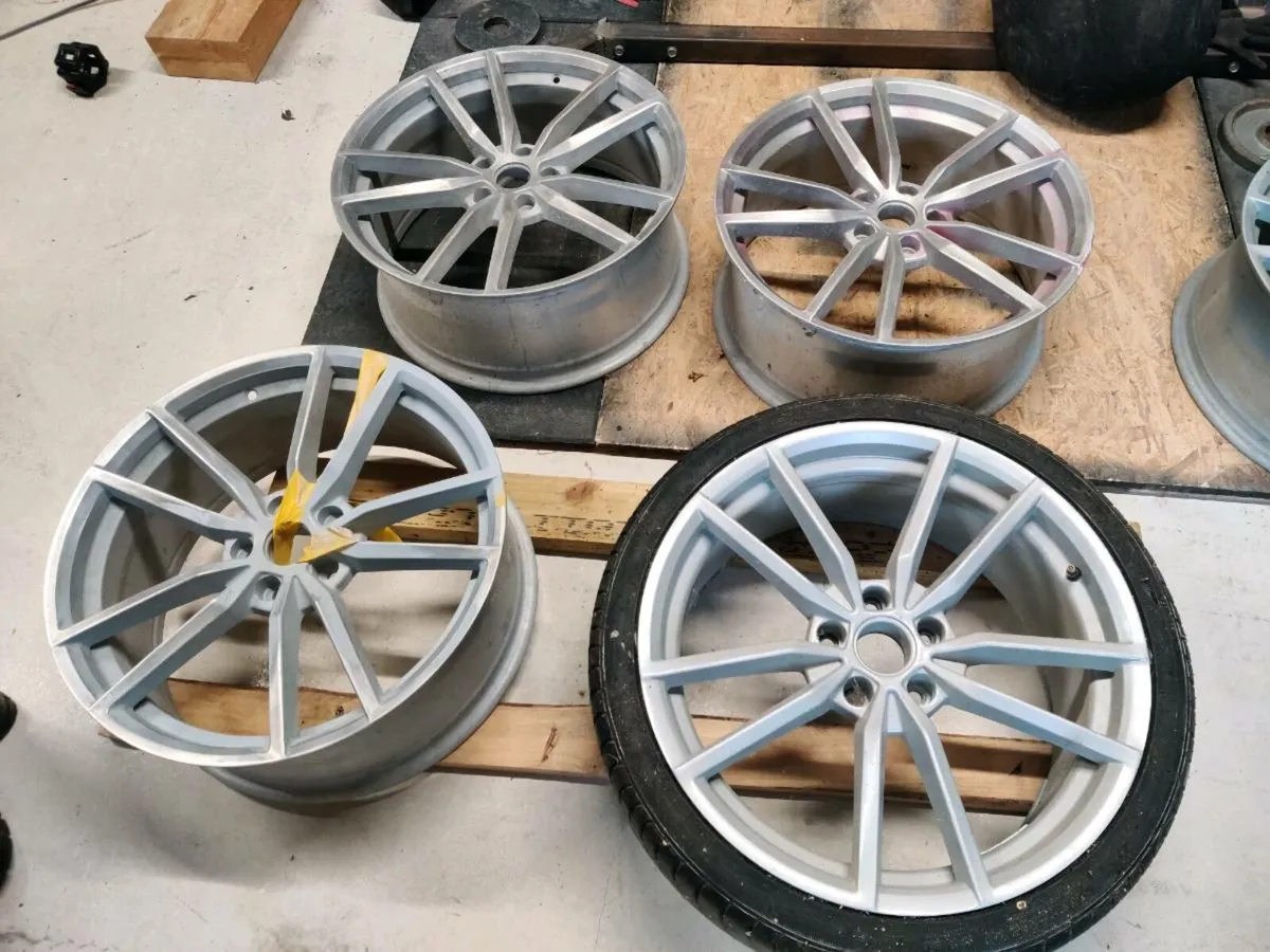 19" VW Pretoria Style Alloys - Image 2