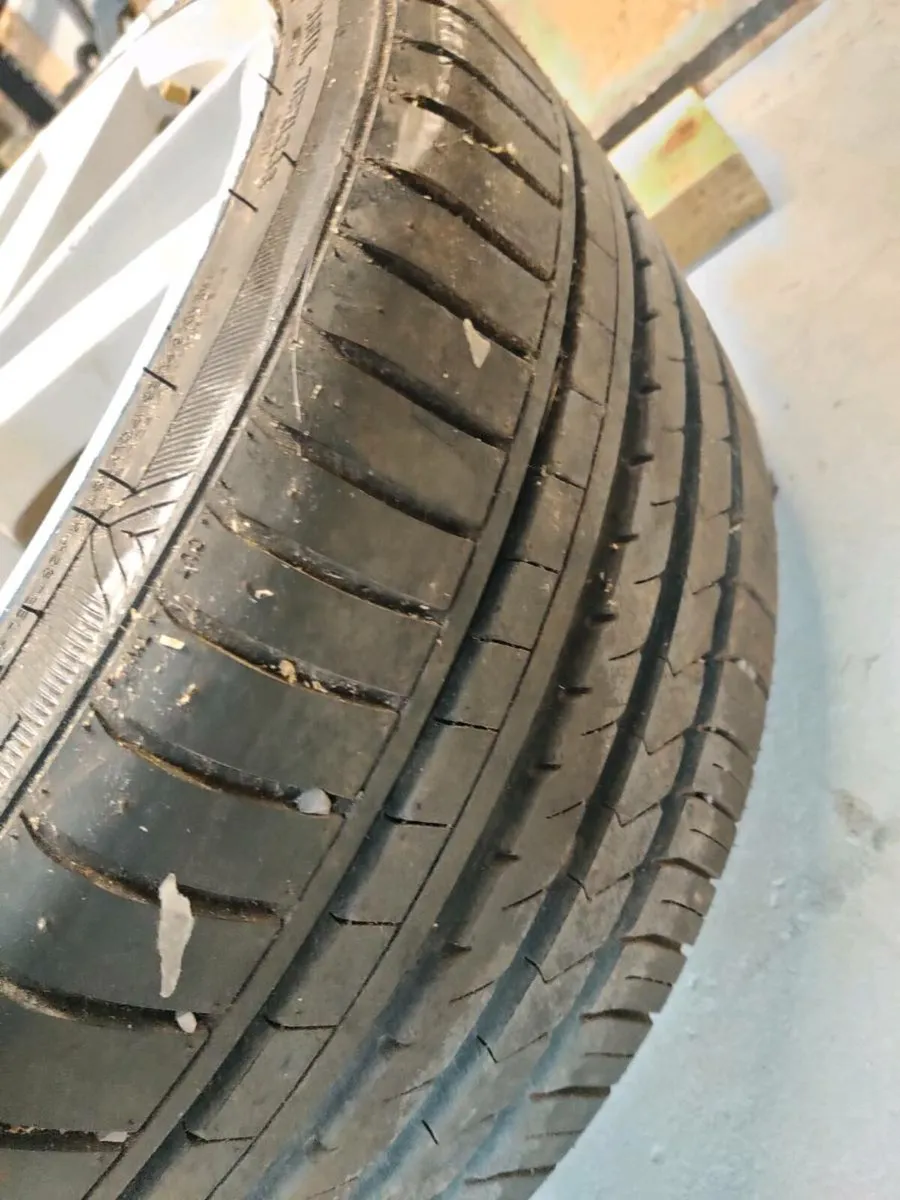 19" VW Pretoria Style Alloys - Image 4