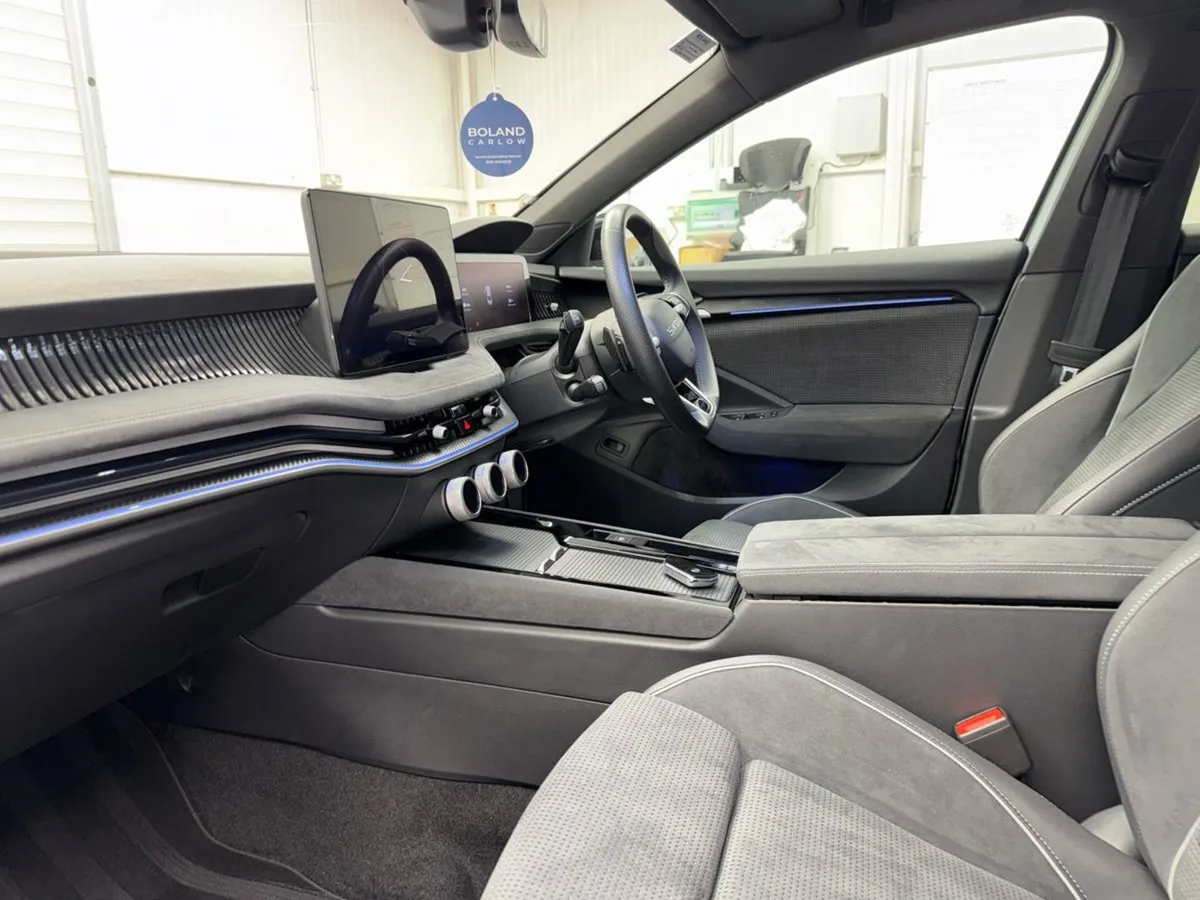 Skoda Superb 2.0tdi DSG Sportline  free Hamper - Image 4