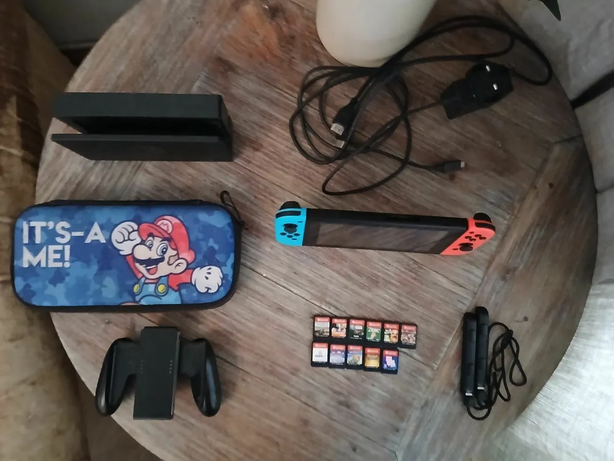 Nintendo Switch console, case, various games - Image 2