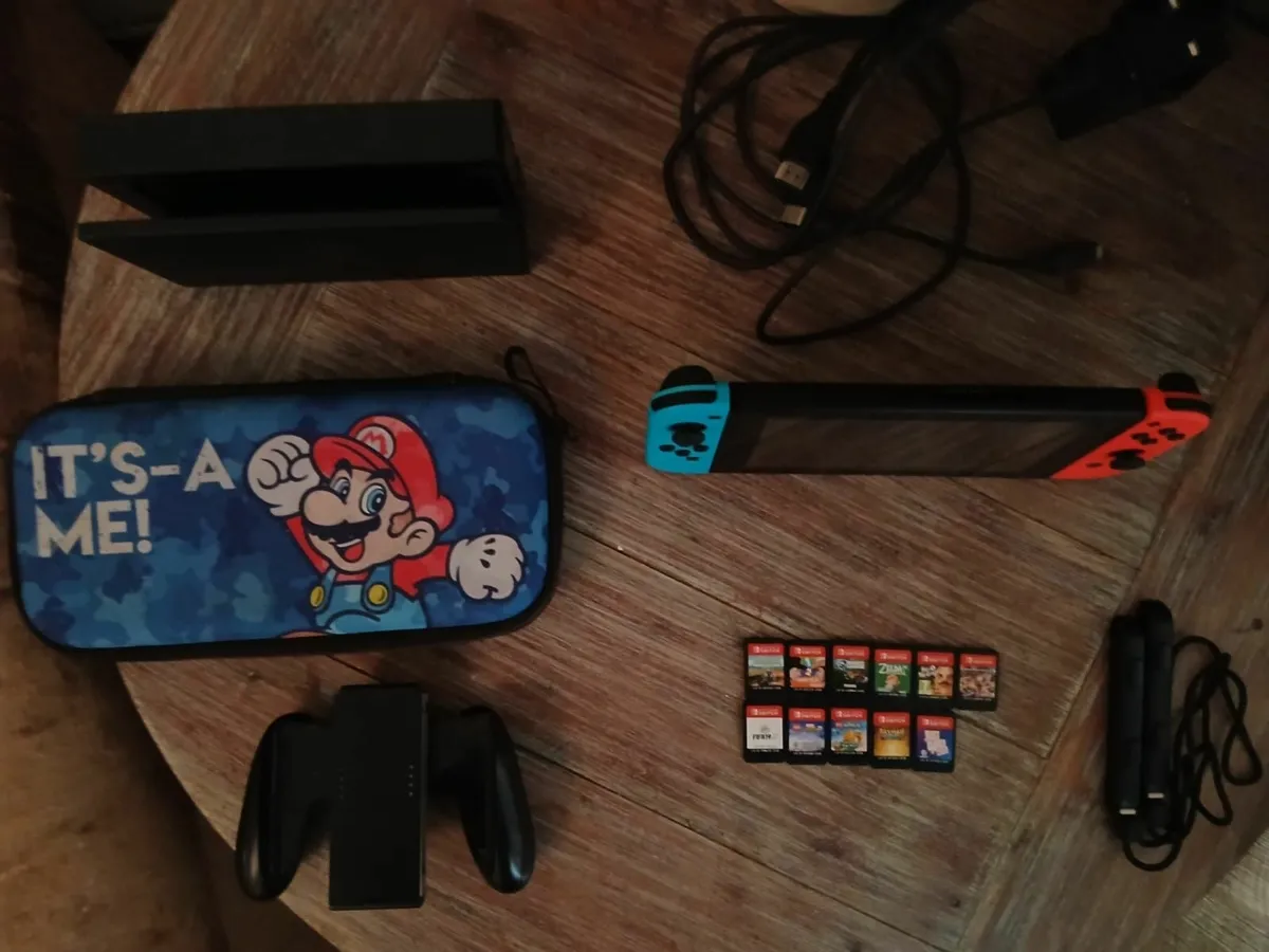 Nintendo Switch console, case, various games - Image 4