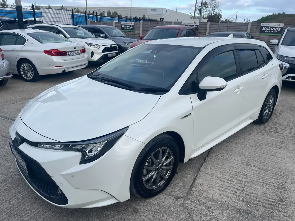 201 Toyota Corolla Hybrid 1.8 Automatic Touring - Image 3