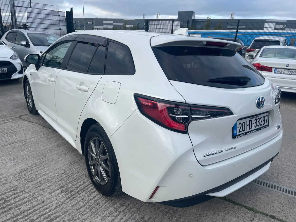 201 Toyota Corolla Hybrid 1.8 Automatic Touring - Image 4