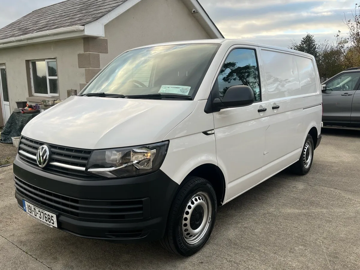 2019 Volkswagen transporter - Image 2