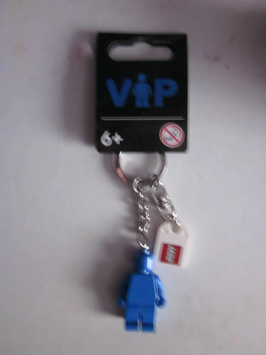 Lego 854090 Blue VIP Keyring New - Image 1