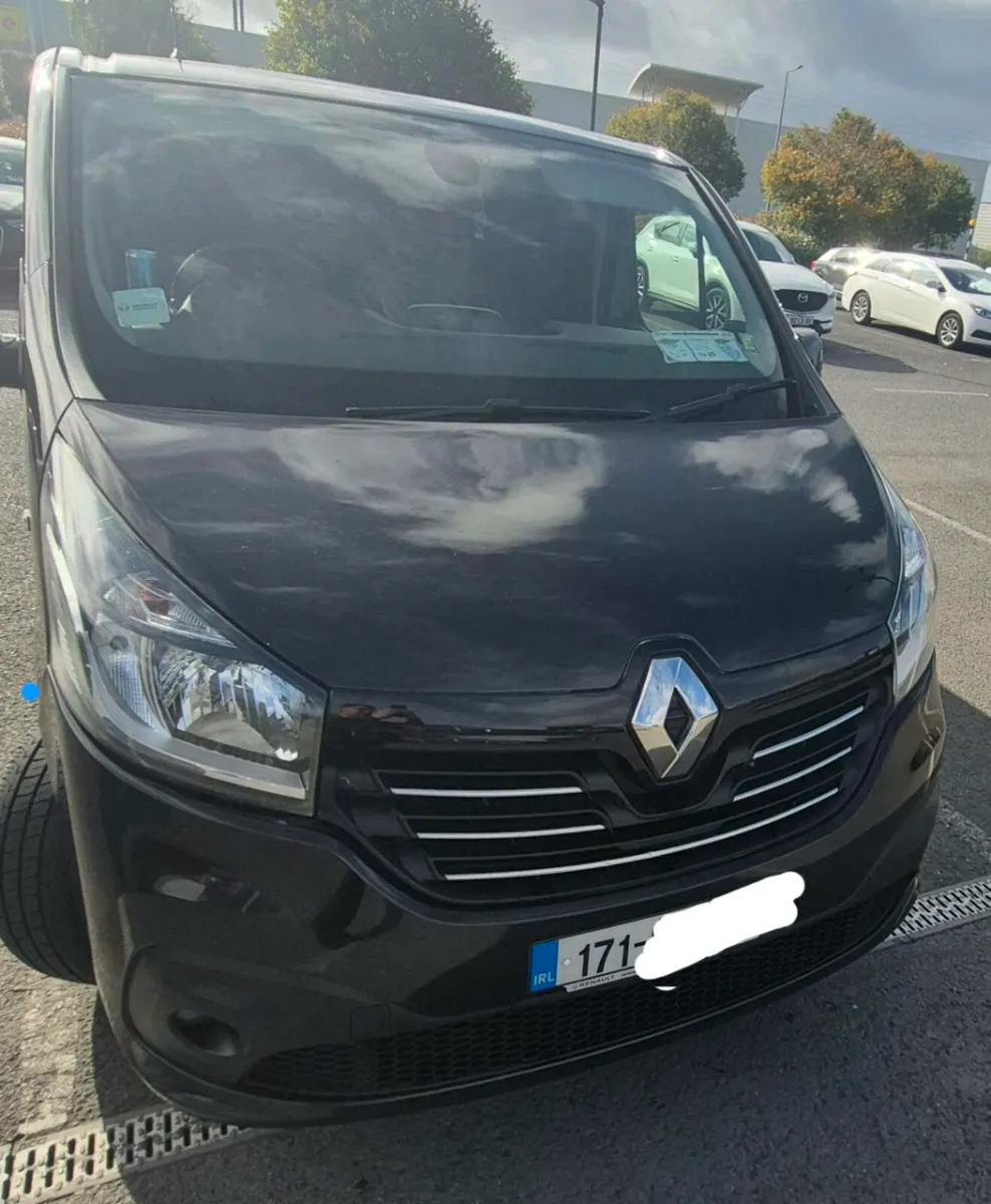 2017 Renault Trafic Sport - Image 1