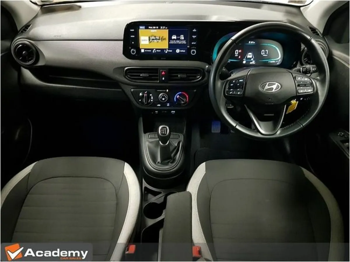 Hyundai i10 Deluxe Plus 5DR - Image 2