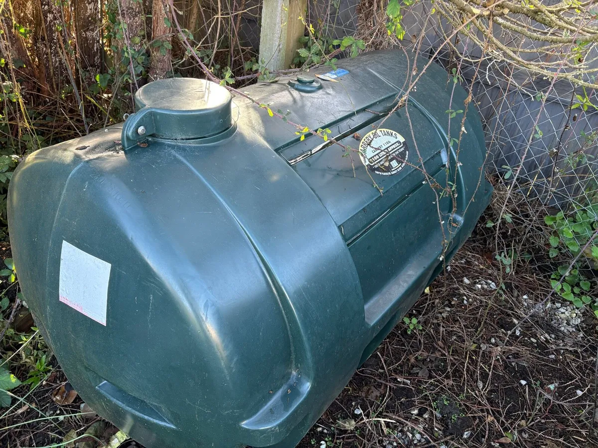 Oil tank - Image 1