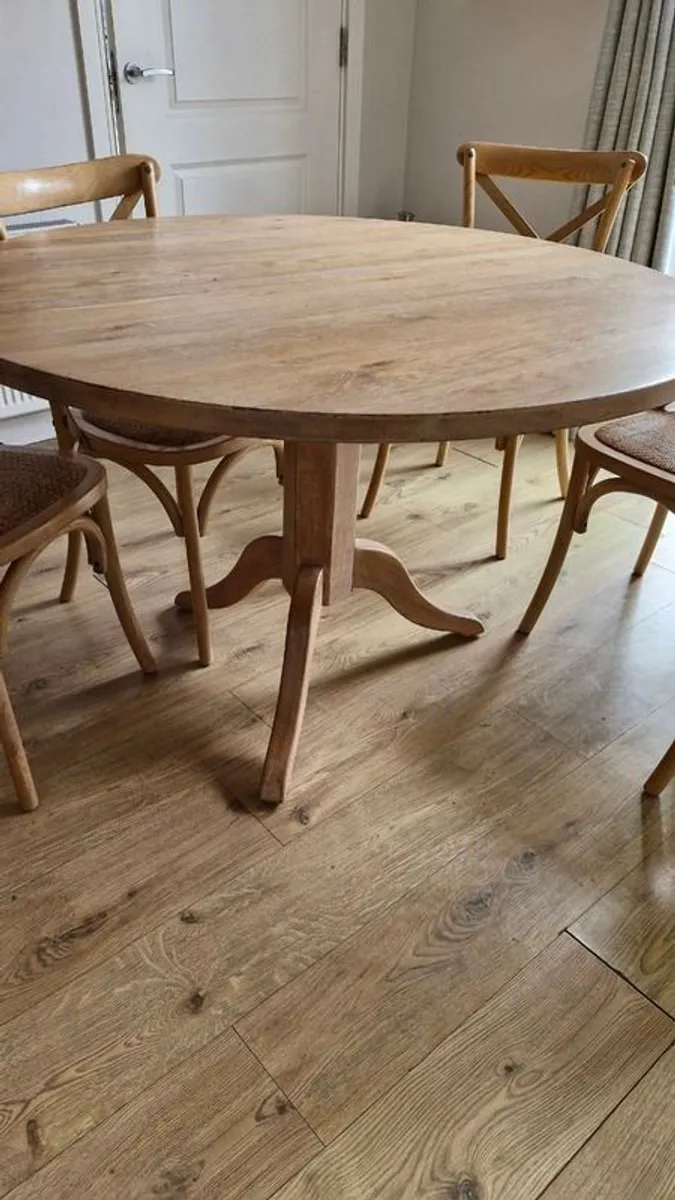 Round Oak Dining Table - Image 1
