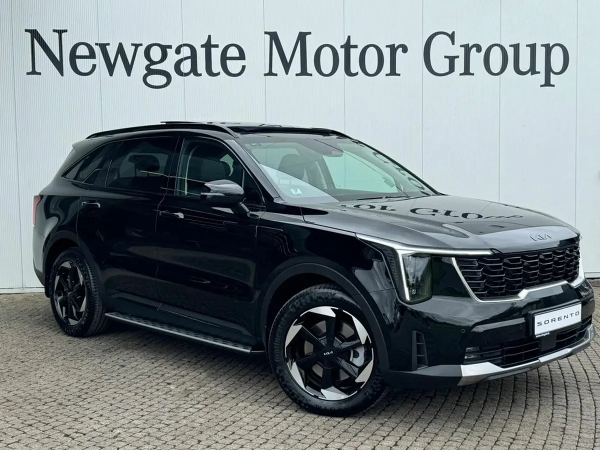 Kia Sorento PHEV Black Edition - Exclusively from - Image 3