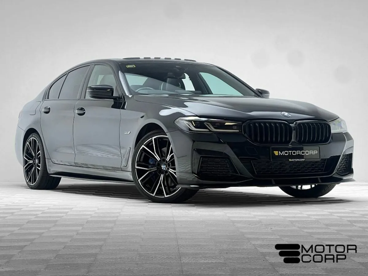 BMW 5-Series 530E M SPORT *SUNROOF* - Image 1