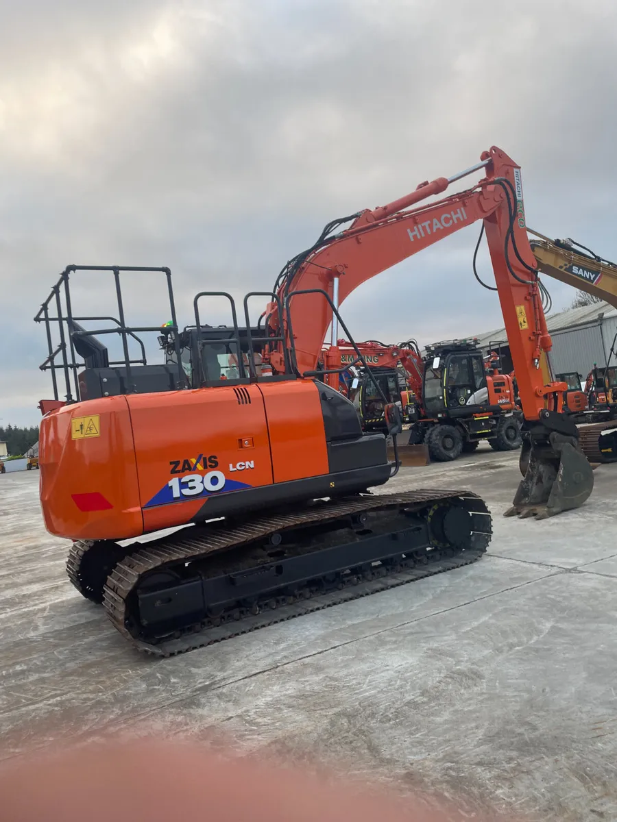 HITACHI ZX130-6 - Image 3