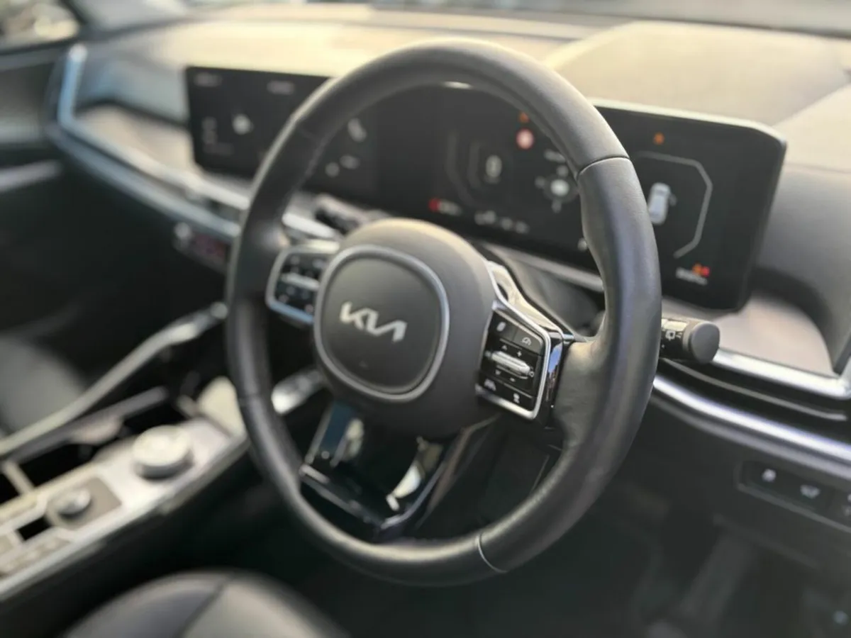 Kia Sorento 2.2 Diesel K4 ( 7 Seats ) - Image 3