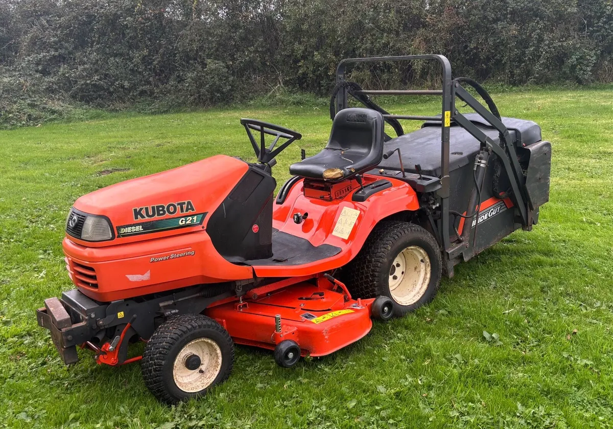 Kubota G21 High Lift Lawnmower - Image 1
