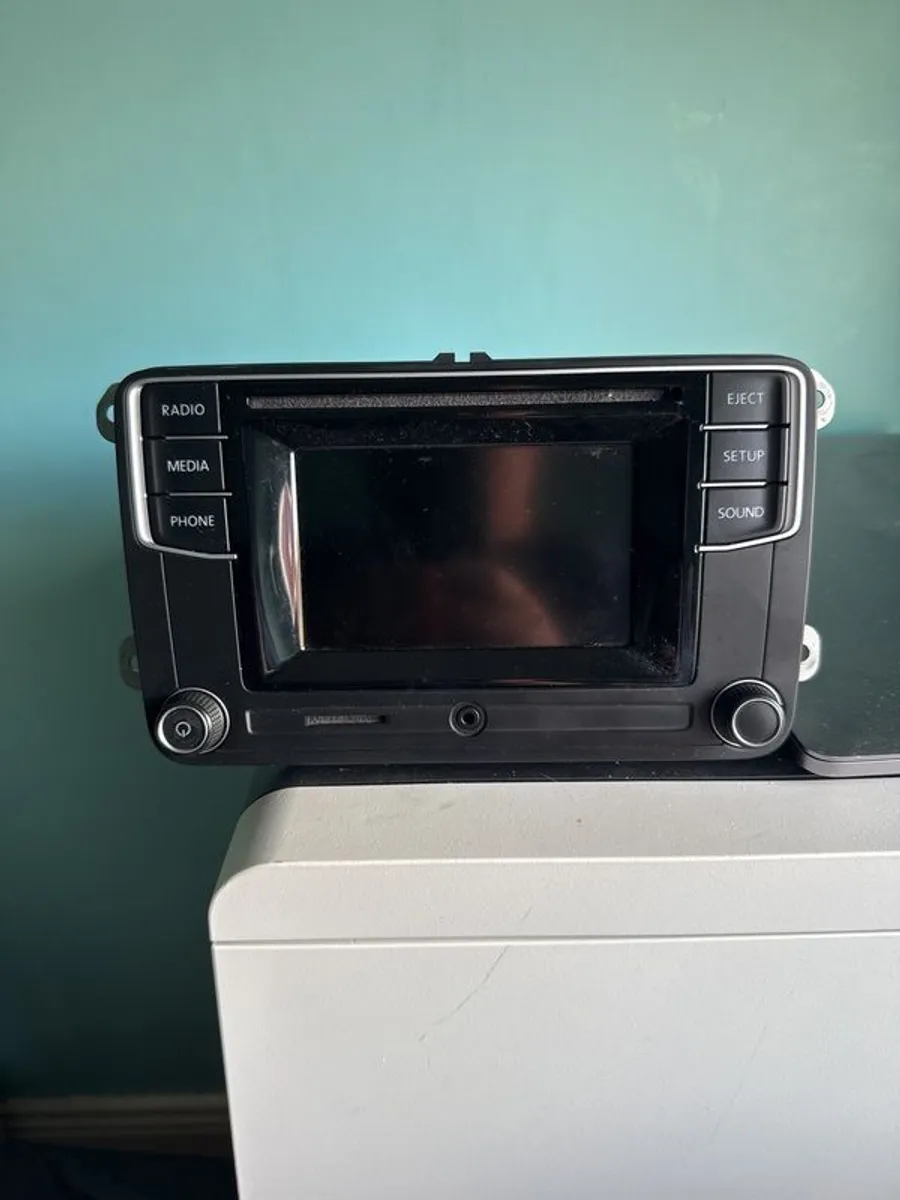 VW T6 Radio. Came out of a 2018 model - Image 1