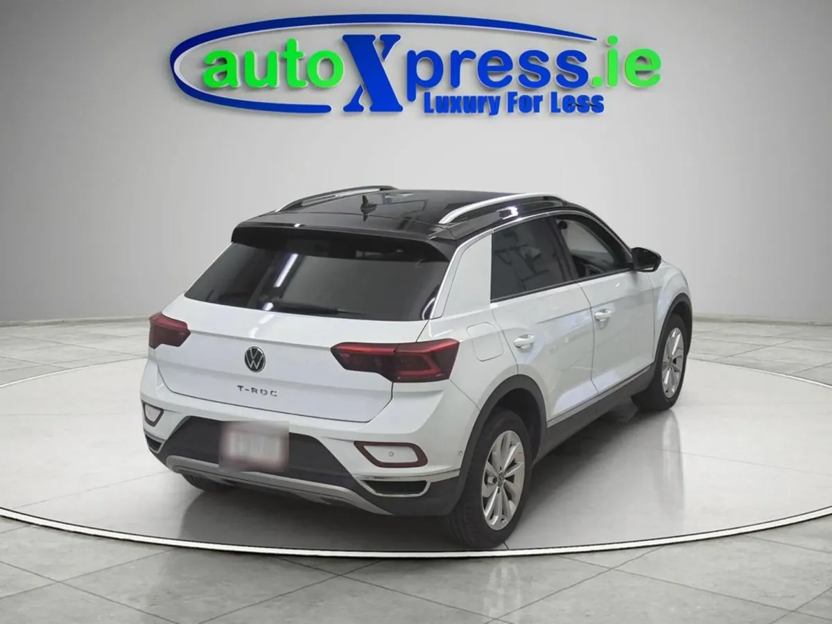 Volkswagen T-Roc 2.0 TDI Automatic, Reversing came - Image 3
