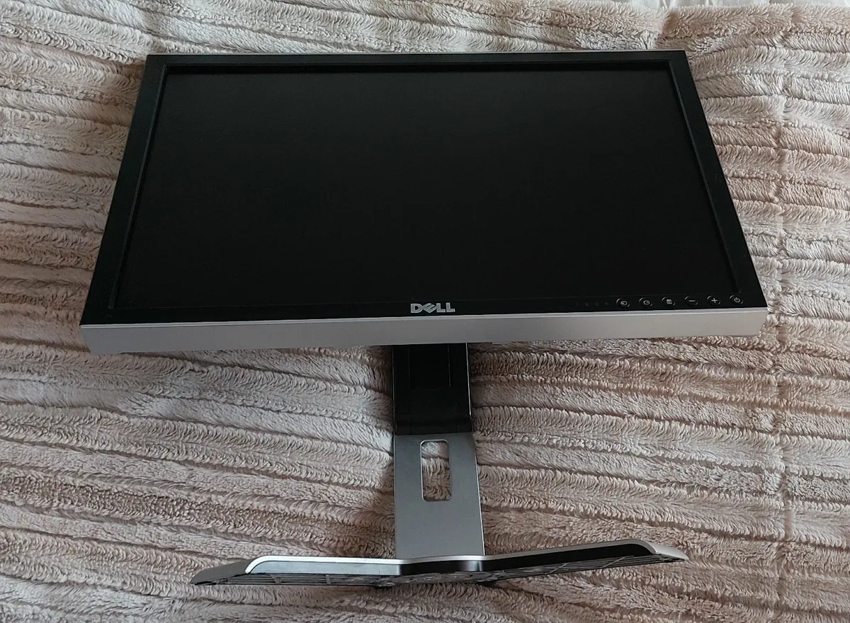 Dell Precision T1700 FREE with 19" Dell Monitor - Image 4