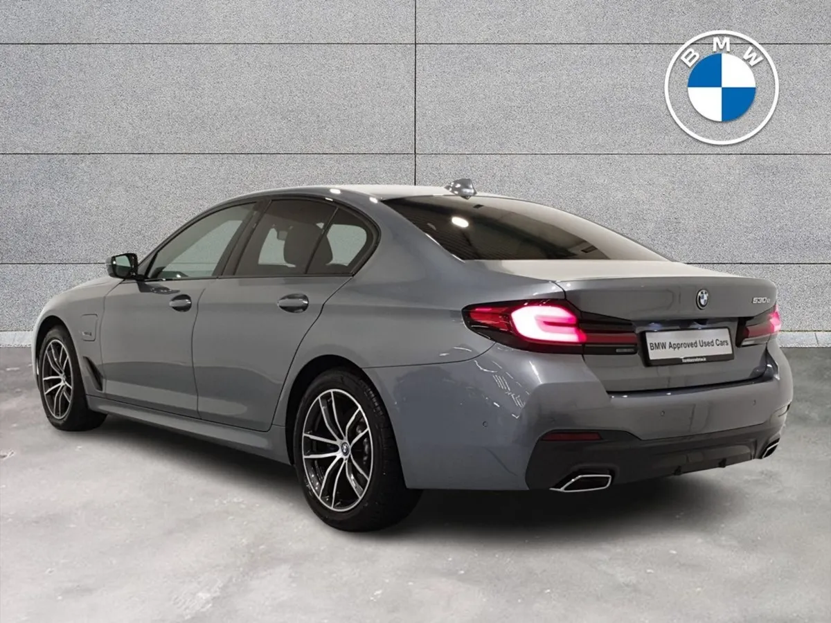 BMW 5 Series 530e M Sport Saloon - Image 3