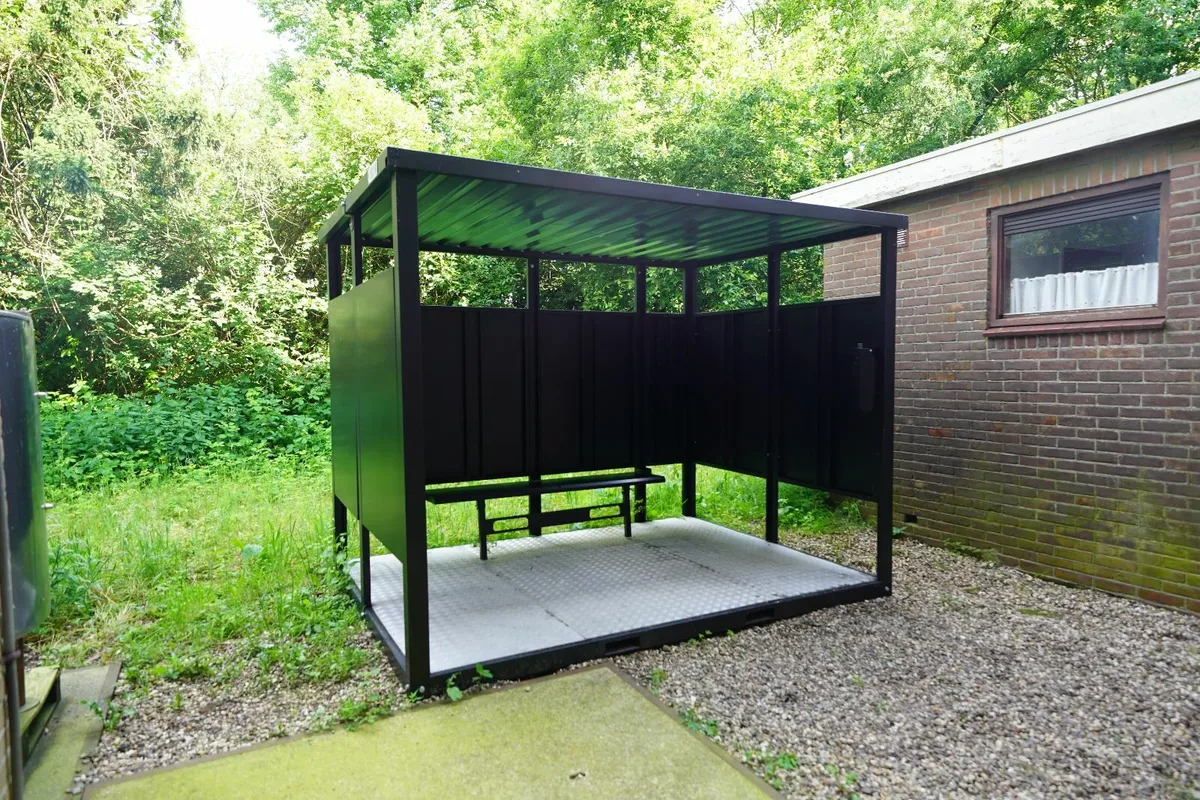 Mobile smoking shelter for any usage - Image 3