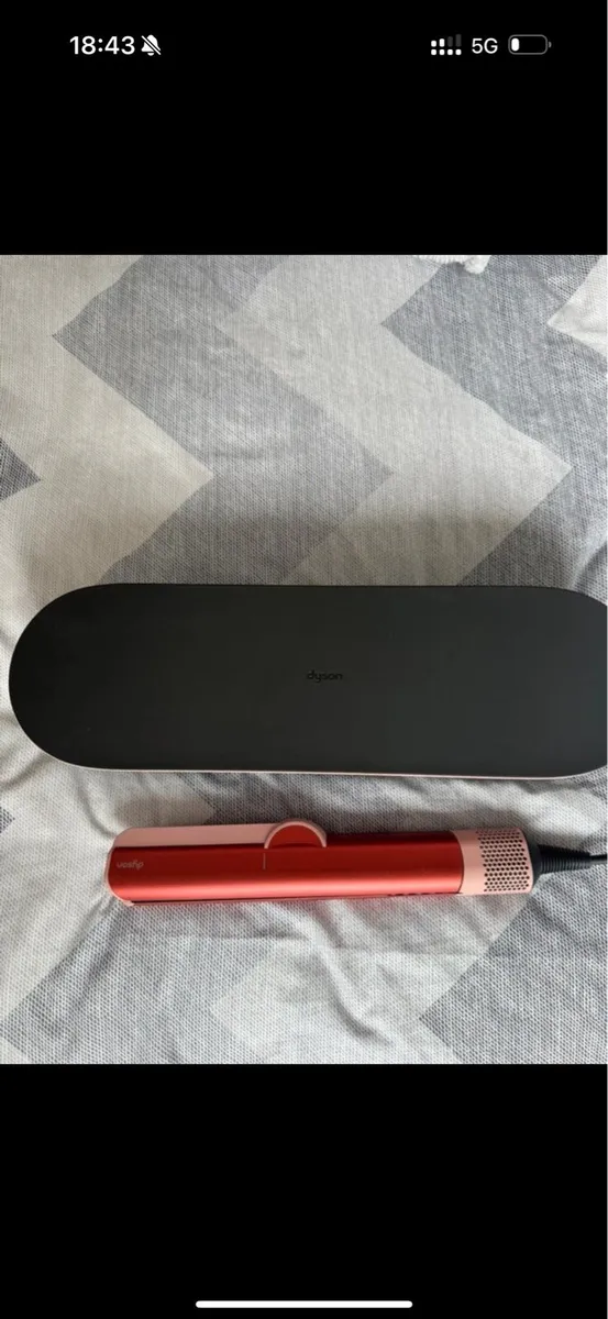 Dyson AirStrait Barely Used - Image 1