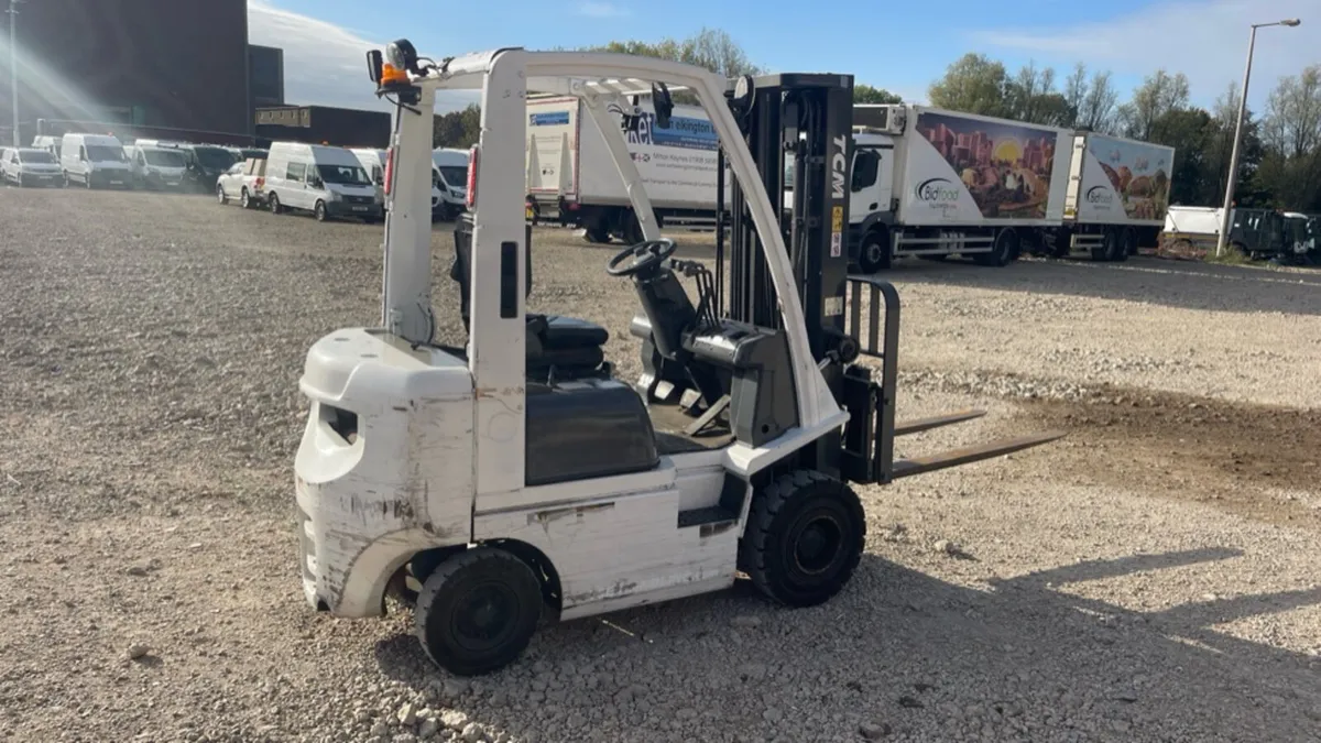 2018 TMC 1.8 ton diesel forklift container spec - Image 1