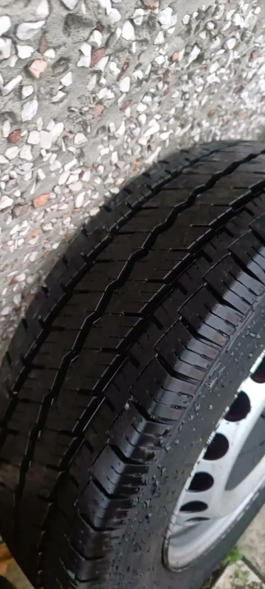 Transporter wheels and tyres - Image 1
