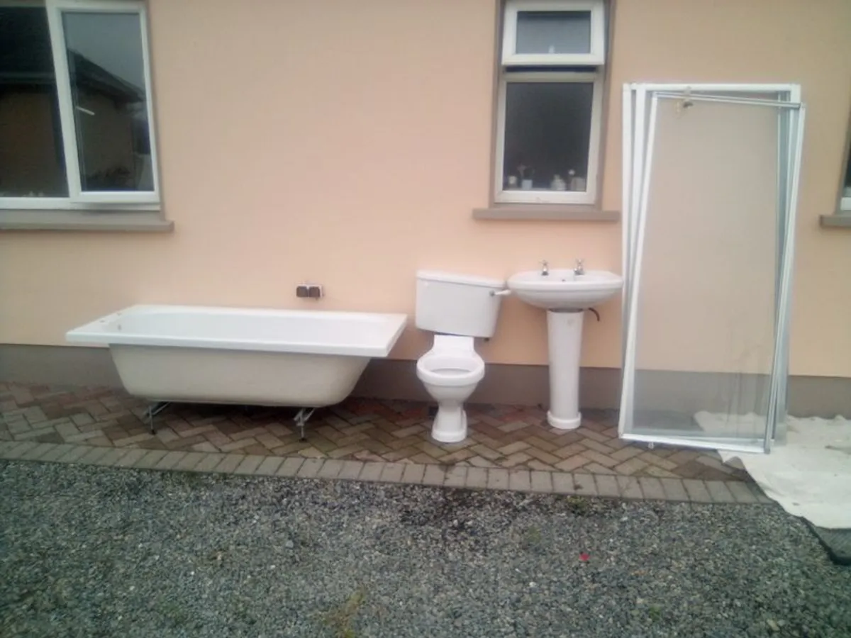 Bathroom Suite - Image 2