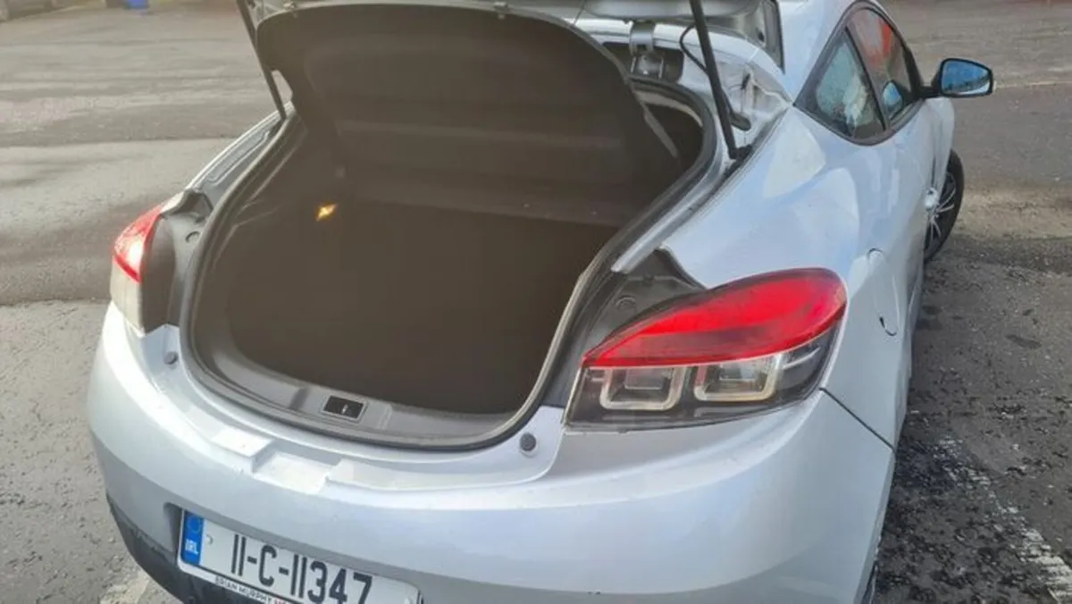 Renault Megane 2011 - Image 2
