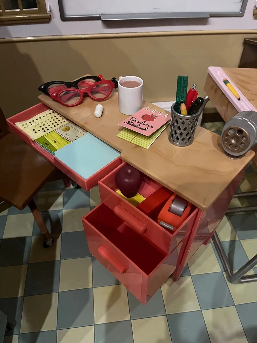 Our Generation Dolls School Room - Image 4