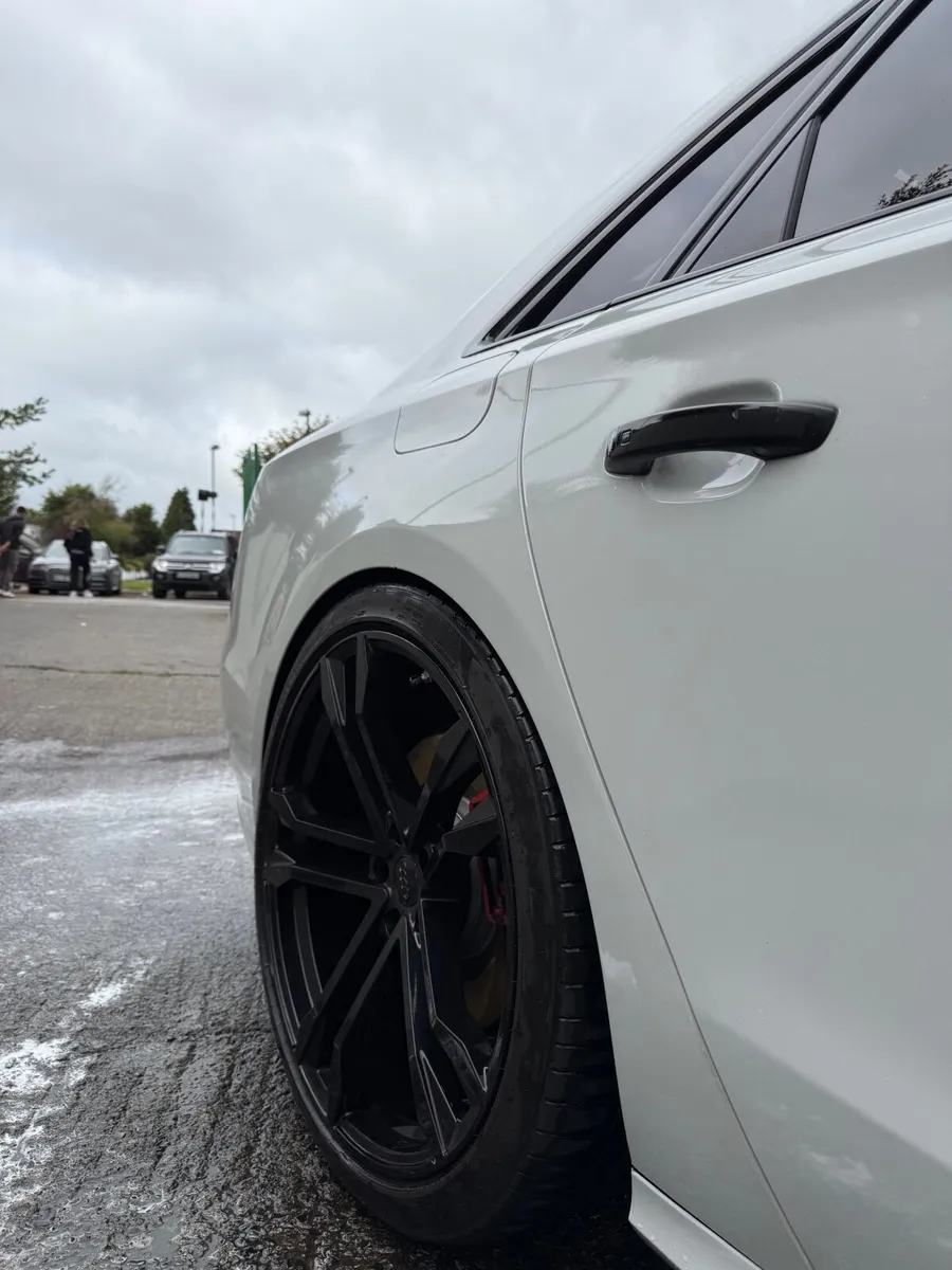 Audi S8+ 2016 - Image 3