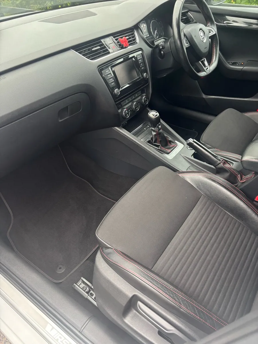 2015 Skoda VRS diesel 185bhp Black edition - Image 3