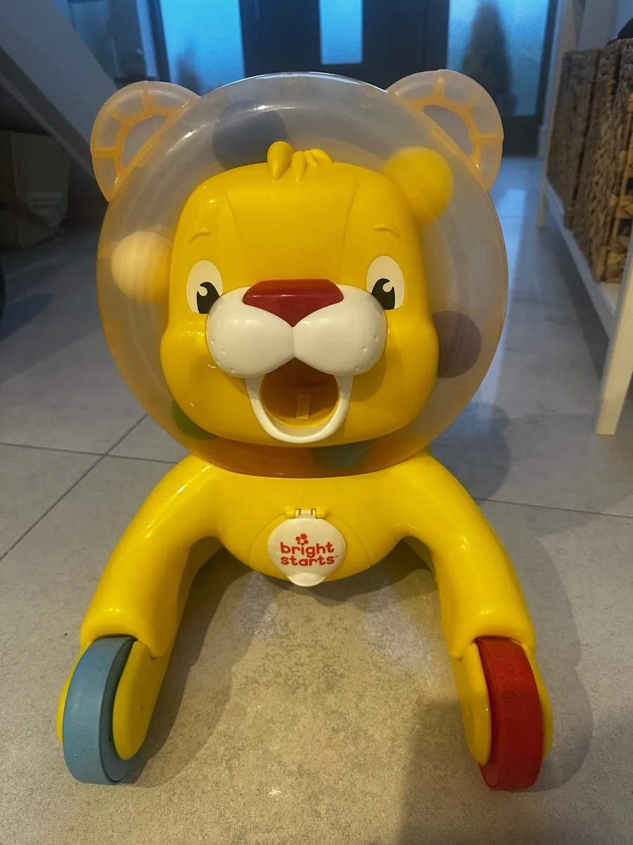 Bright Starts 3 in 1 Lion Step & Ride - Image 1