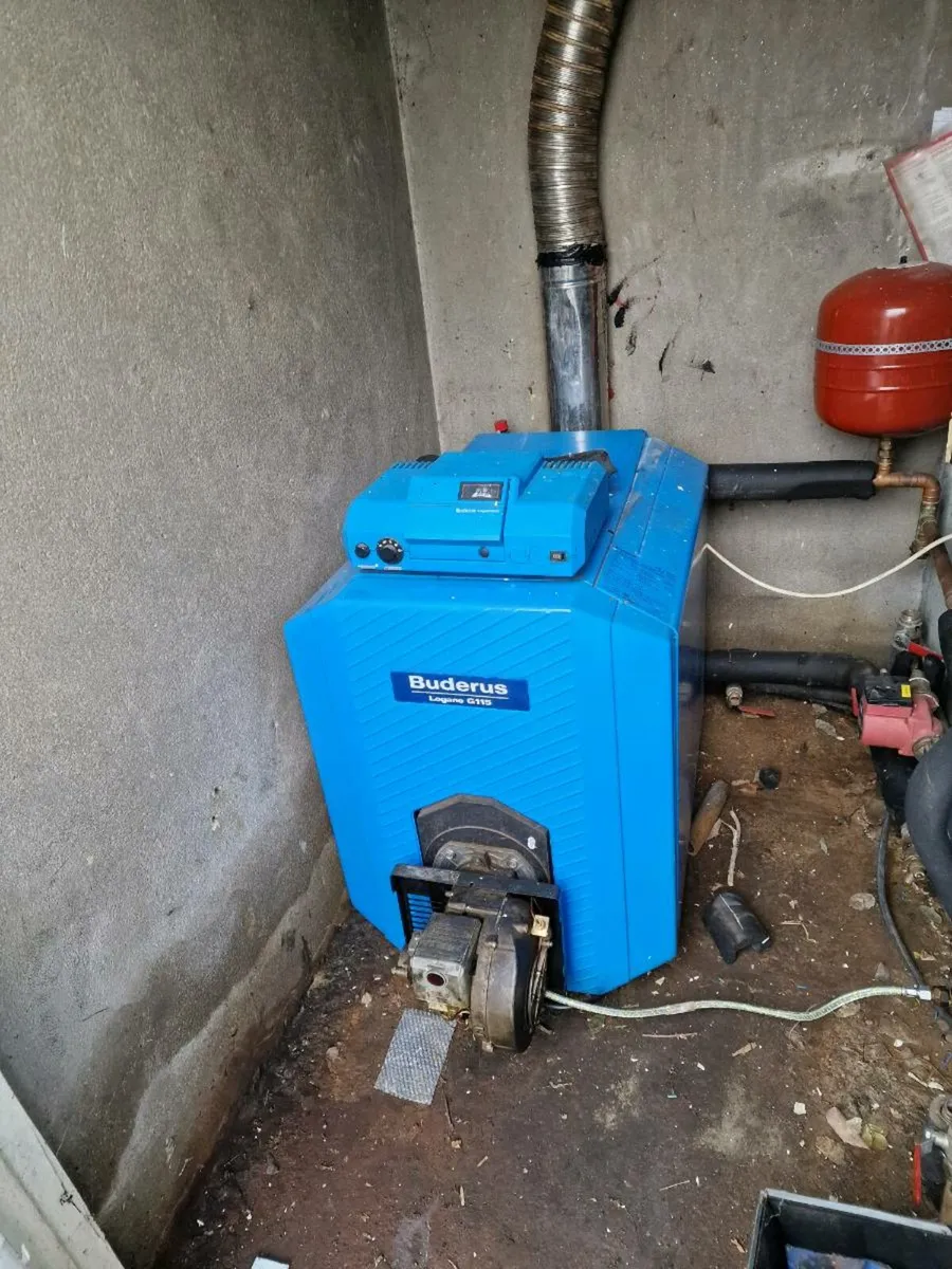 OILFIRED CENTRAL HEATING BOILER - Image 1
