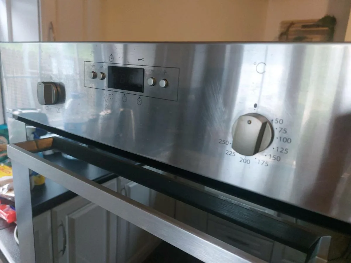 Oven - Whirlpool - Image 2